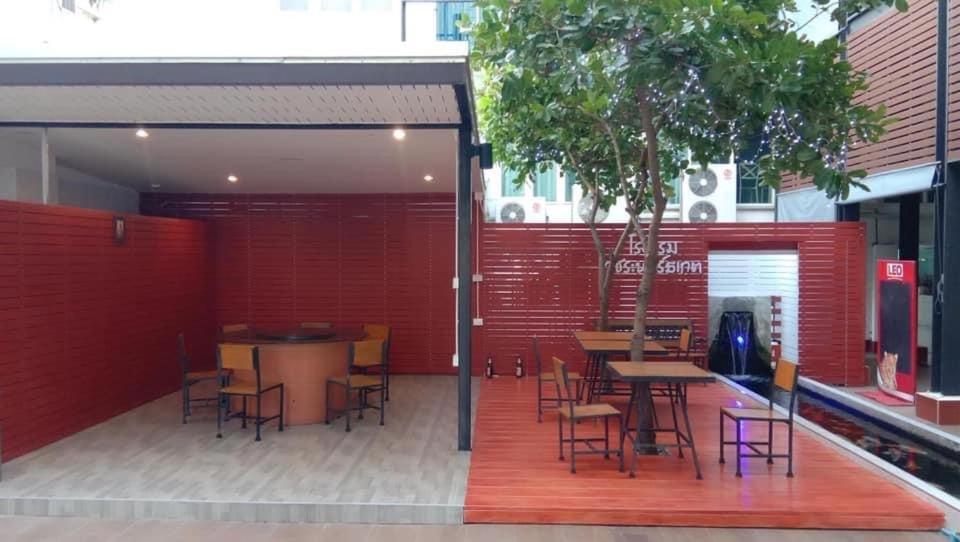 Vatchara Northgate Hotel Nakhon Sawan Exterior foto